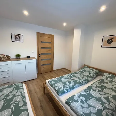 Pod Skalkami Сasa de vacaciones Dolny Kubin