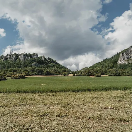 Pod Skalkami Dolny Kubin