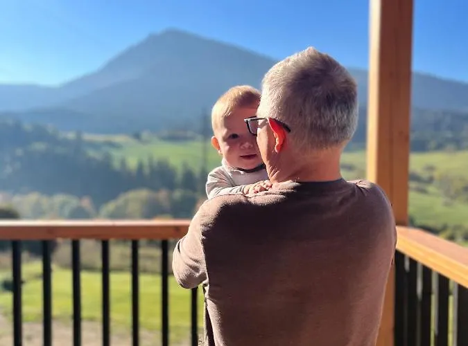 Pod Skalkami 펜션 돌니 쿠빈